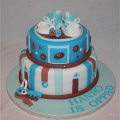 blue baby bootie babyshower cake