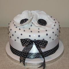 Black & White Poppy Cake